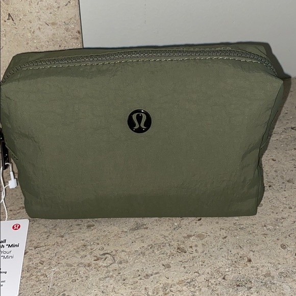 Lululemon All Your Small Things Pouch Mini - Picture 4 of 12